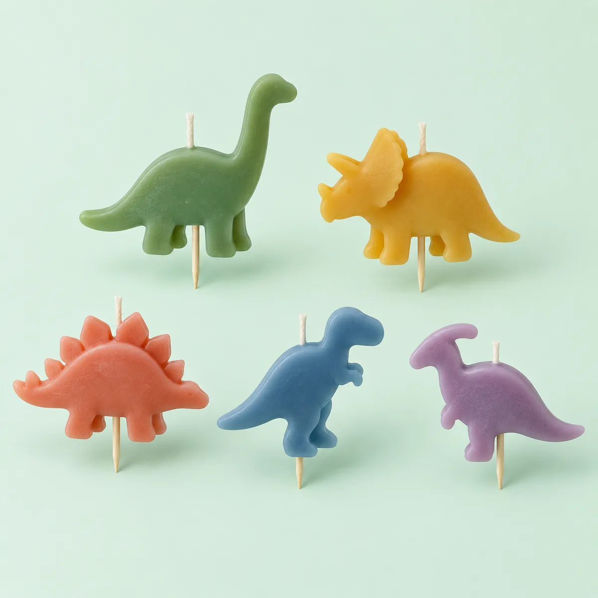 Dinosaur Silhouette Cake Candles — Novelty shaped candles product concept / 恐龙剪影蛋糕蜡烛，创意造型蜡烛产品示意图